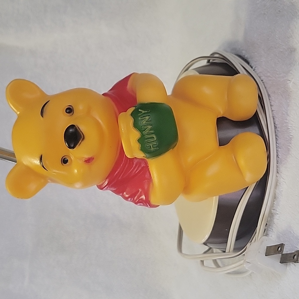 Winnie The Pooh 3 Way Lamp 1977.  All Lights Work. Dolly Toy Company